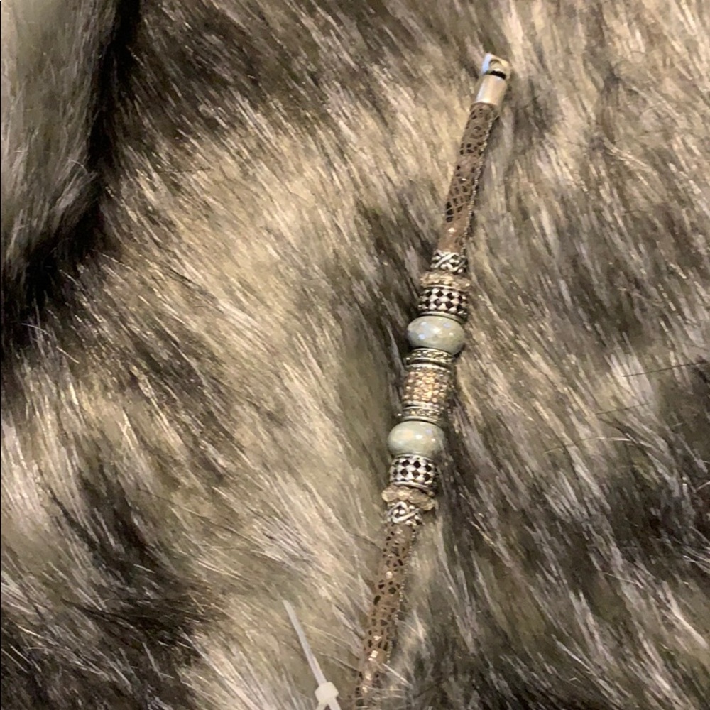 3/$15 NWT BEAUTIFUL Magnetic clasp bracelet